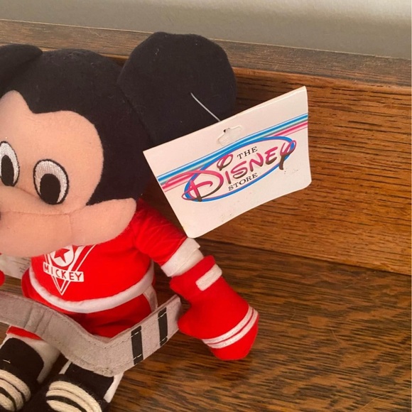 NWT Hockey Player Mickey Mouse - Picture 3 of 4